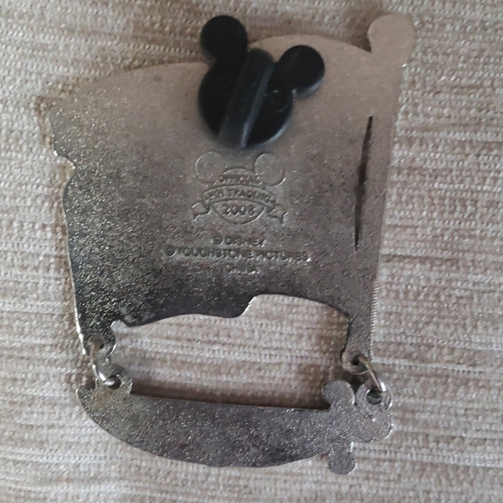 Disney pin - Picture 2 of 2